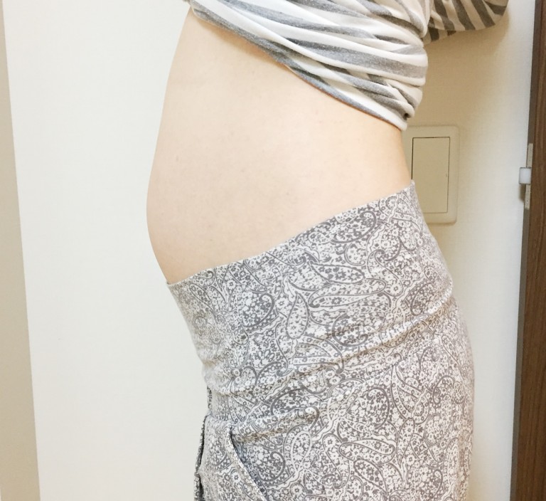 40週1日:とうとう予定日を過ぎちゃいました!妊娠5ヶ月から臨月までのお腹推移写真付き。|Coco mama BLOG 40週1日:とうとう予定日を過ぎちゃいました!妊娠5ヶ月から臨月までのお腹推移写真付き。|Coco mama BLOG